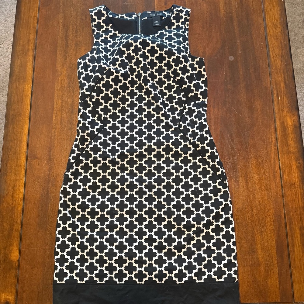 White‎ House Black Market Black and White Geometric Mini Dress